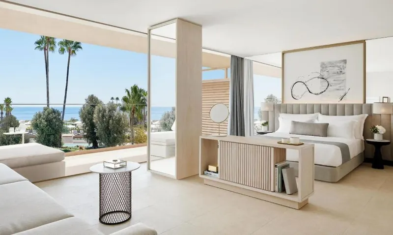 Room with sea view balcony